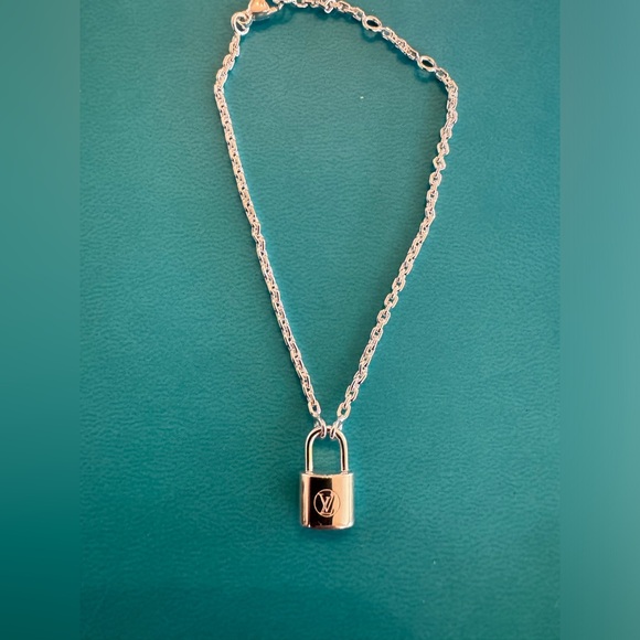 Louis Vuitton Lock Jewelry Set - Picture 3 of 8